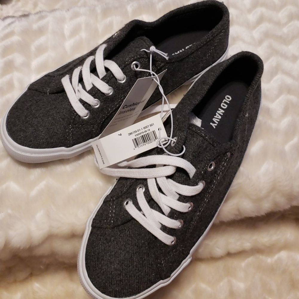 NWT Old Navy Cushioned Insoled